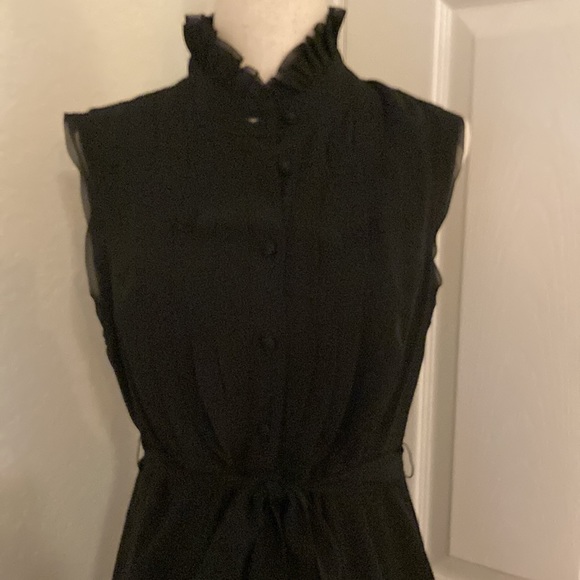 NWT Ann Taylor LOFT sleeveless black dress, ruffle collar, button front, size 4 - Picture 15 of 15